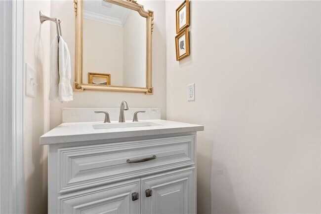 Building Photo - Spacious 4BR Home Near Auburn University –...
