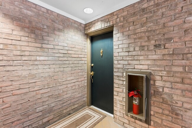 Building Photo - 110 Cross Keys Rd