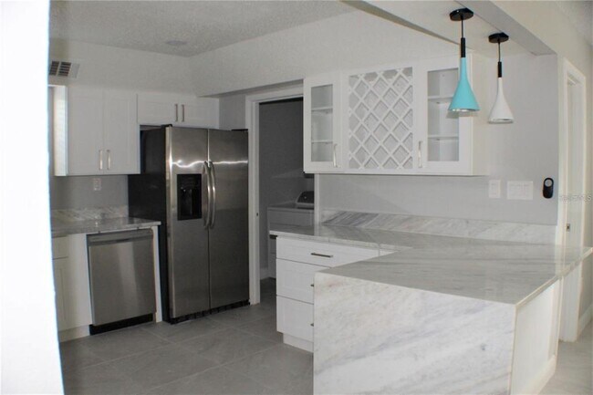 Building Photo - 17366 Metcalf Ave