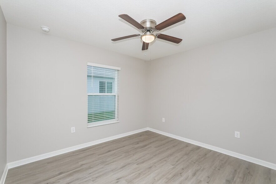 Building Photo - 7601 Muscovy Dr