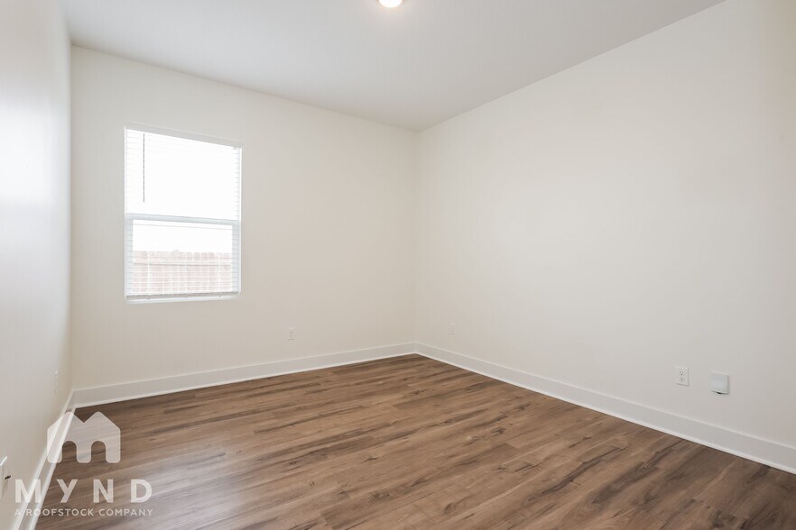 Building Photo - 5796 E Bristol Cir