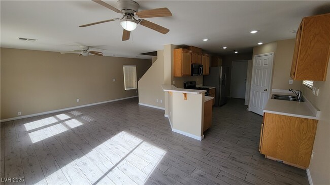 Building Photo - 6217 Mercer Valley St