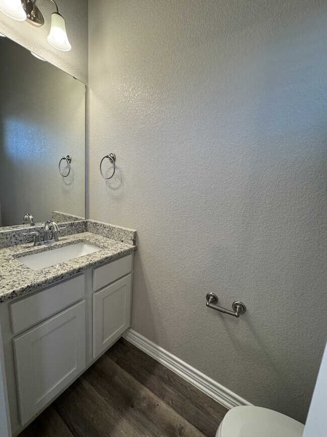 Building Photo - 7611 Stonehollow