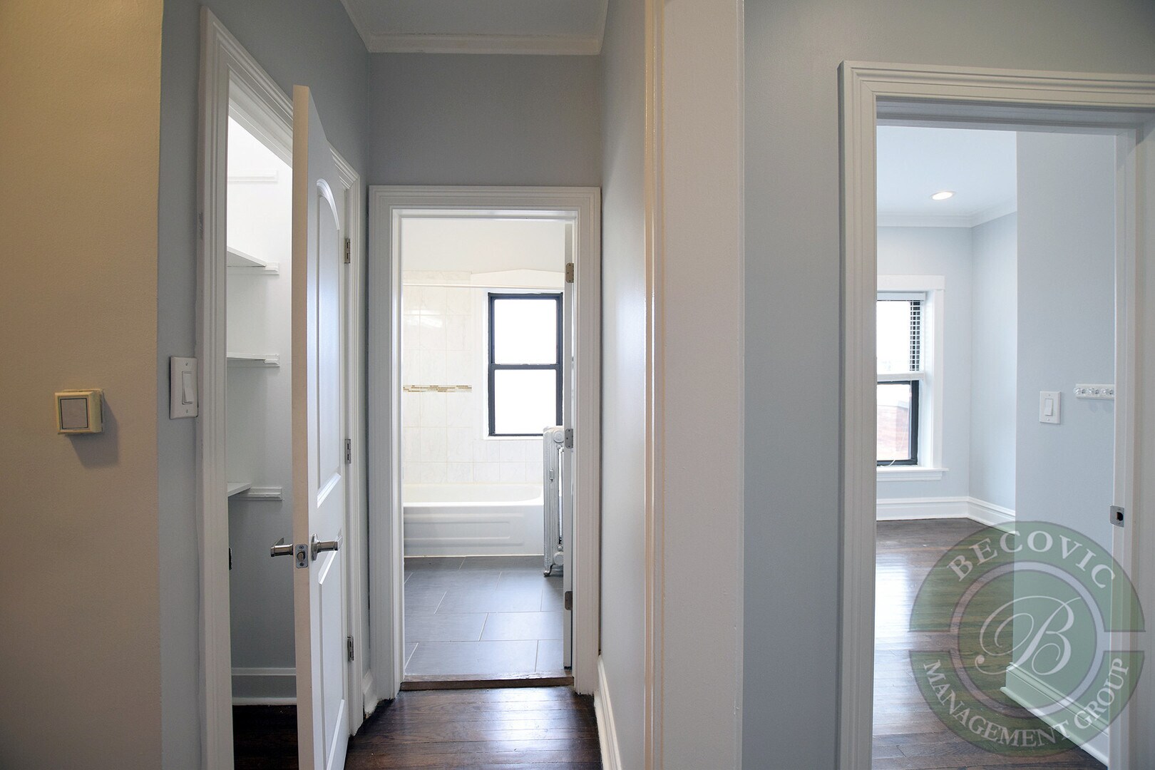 Building Photo - 4707 N Albany Ave