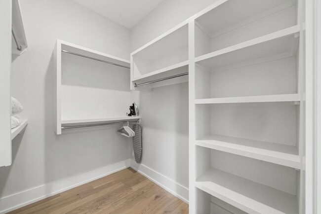 Building Photo - 119 Acklen Park Dr