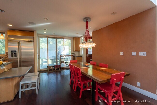Building Photo - Custom Silicon Valley Modern Dream Home Av...