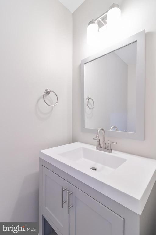 Building Photo - 8748 Ridge Hollow Ct