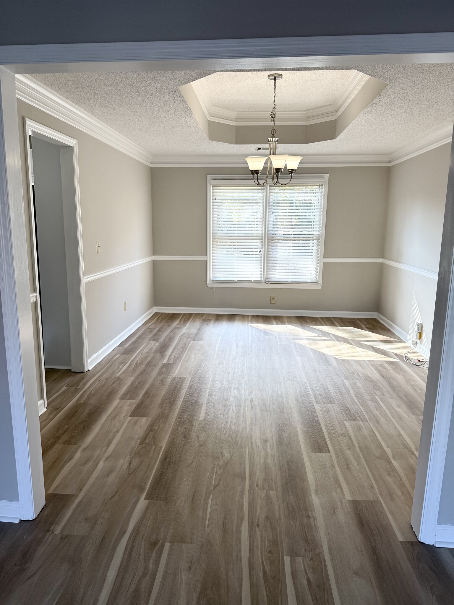 Building Photo - 1601 Willow Way