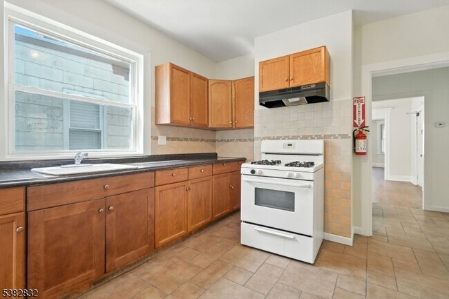 Building Photo - 178 N 16th St