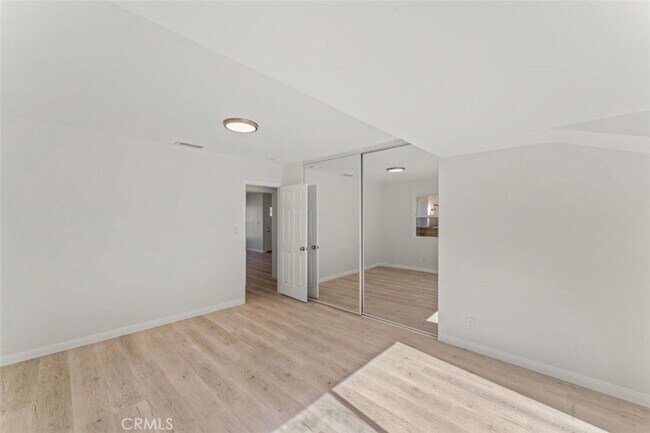 Building Photo - 14722 Strathern St