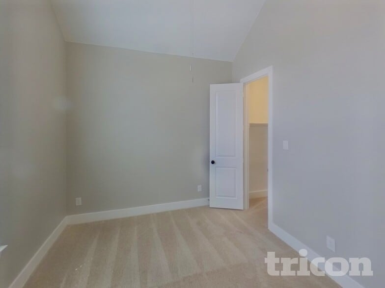 Building Photo - 1008 Faringdon Dr