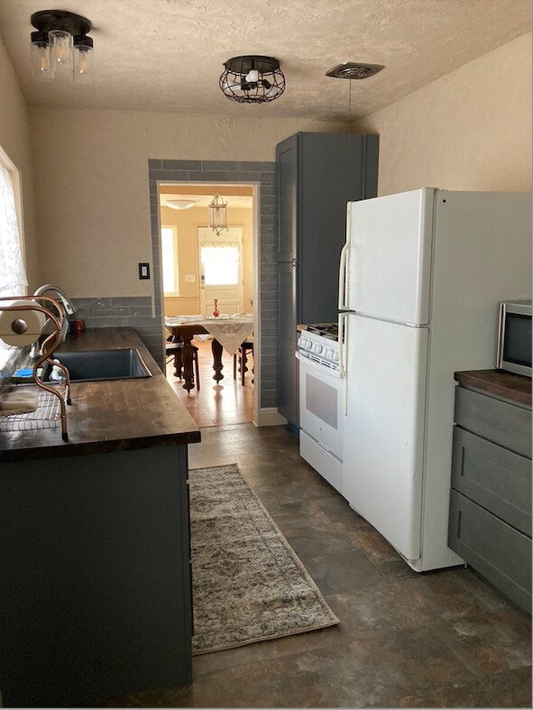 kitchen - 1014 Ute Ave