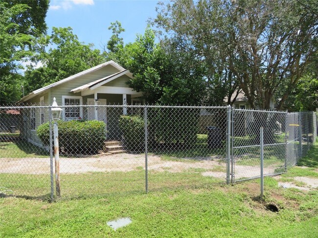 Building Photo - 422 Mill Ave