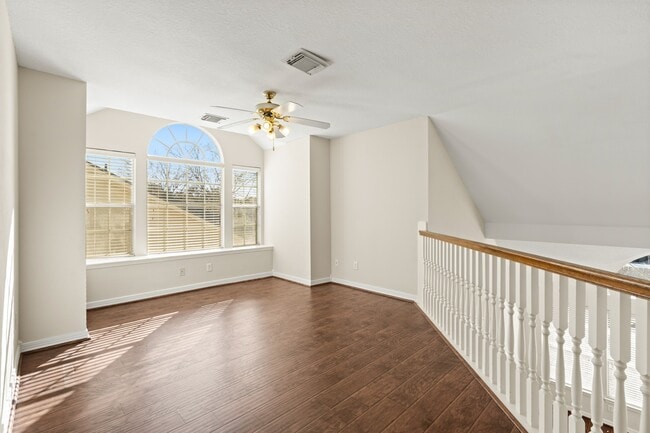 Building Photo - 5819 Brook Bend Dr