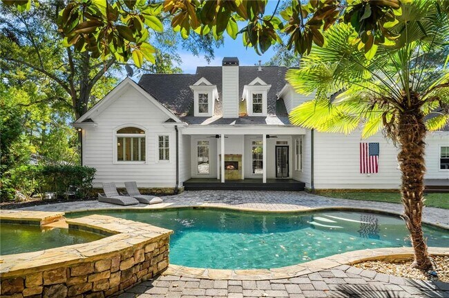 Building Photo - 4715 Westfield Dr NE