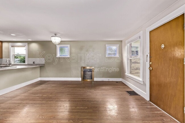 Building Photo - 4654 N Bryant St