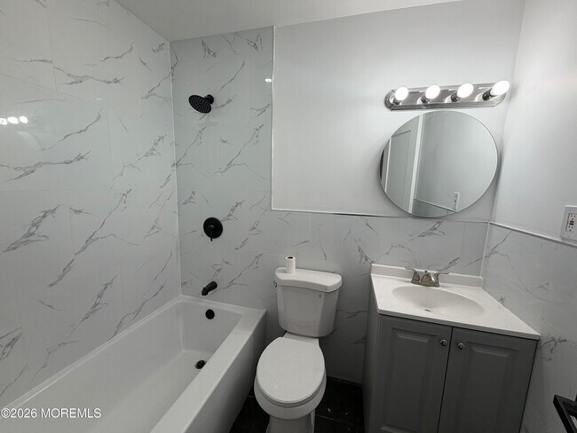 Building Photo - 364 Westwood Ave