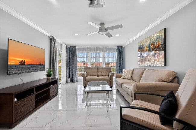 Building Photo - 5675 Queen Palm Ct