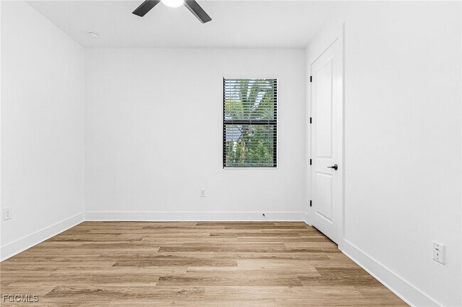 Building Photo - 3222 SW 15th Ave