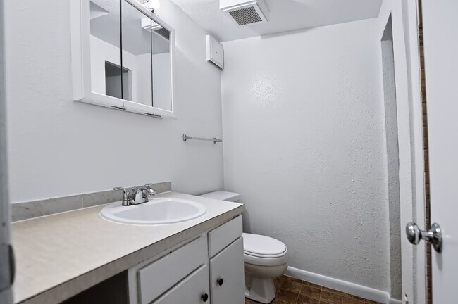 Building Photo - 4303 9th St Rd