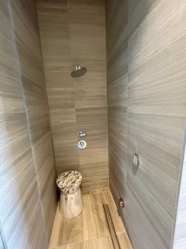 Building Photo - Brand New Koula 1-Bedroom!