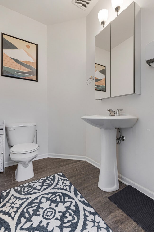 Building Photo - 4320 Monroe Ave