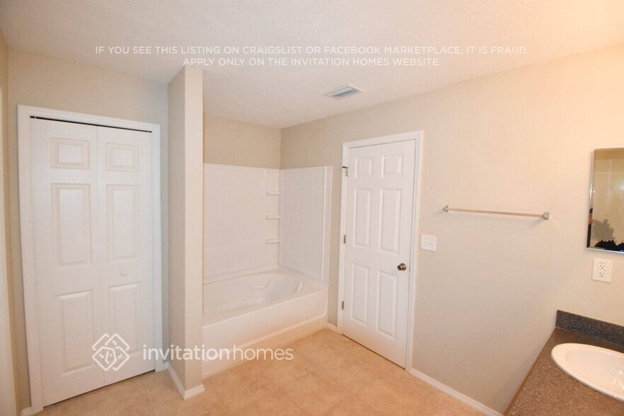 Building Photo - 30806 Temple Stand Ave