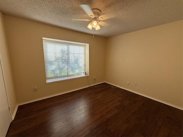 Building Photo - 2902 Post Oak Dr