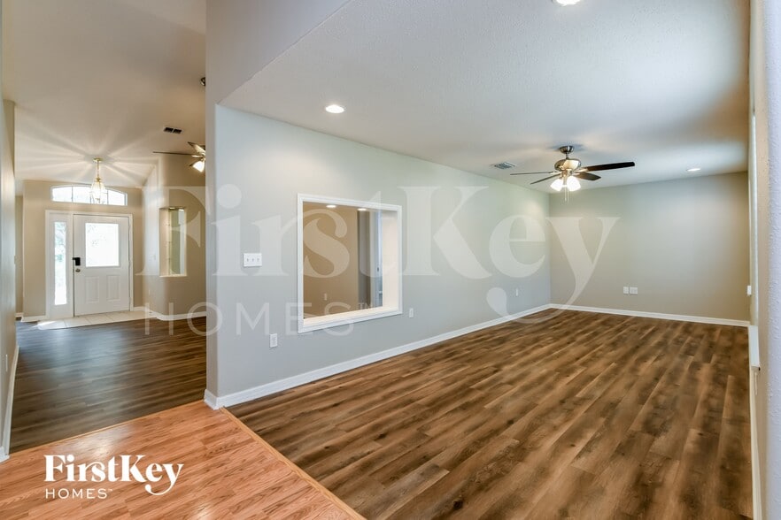 Building Photo - 15105 Greater Groves Blvd