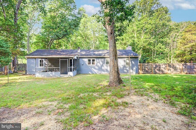 Building Photo - 26 French Ln