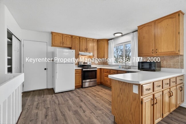 Building Photo - Spacious 3BR Home with Finished Basement in St. Charles