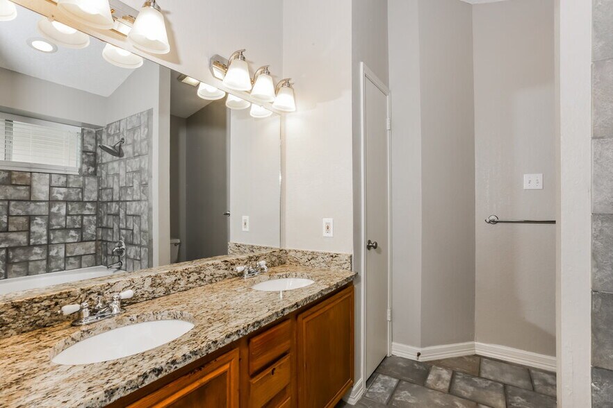 Building Photo - 4326 Walsh Ln