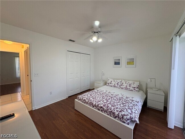 Building Photo - 2823 SW 39th Terrace