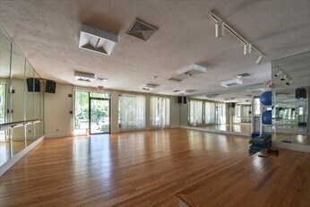 Building Photo - 29 Village Rock Ln