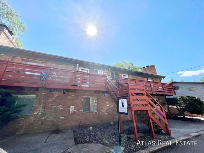 Building Photo - 301 Columbia Rd