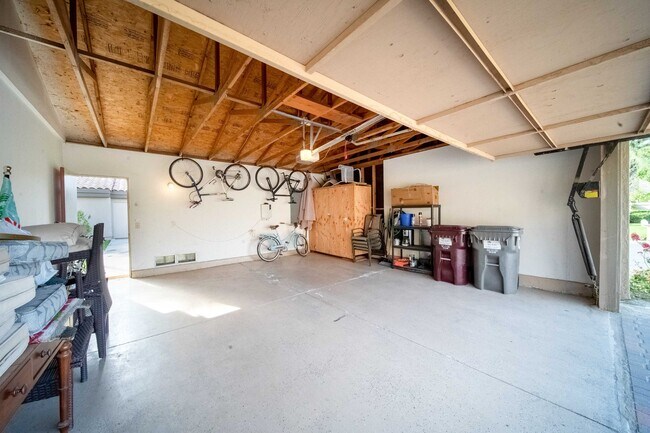 Building Photo - 55430 Laurel Valley