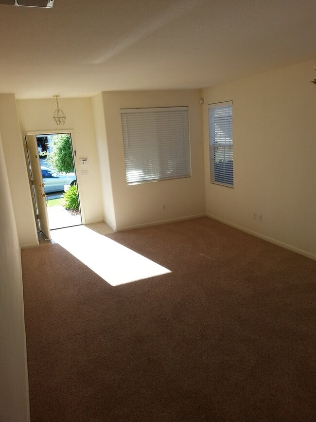 Building Photo - 10087 Tuzza Ct