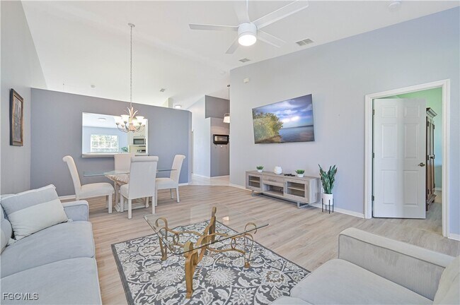 Building Photo - 14521 Daffodil Dr