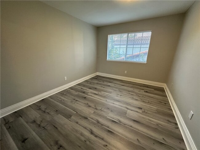 Building Photo - 324 Avenida Esplendor