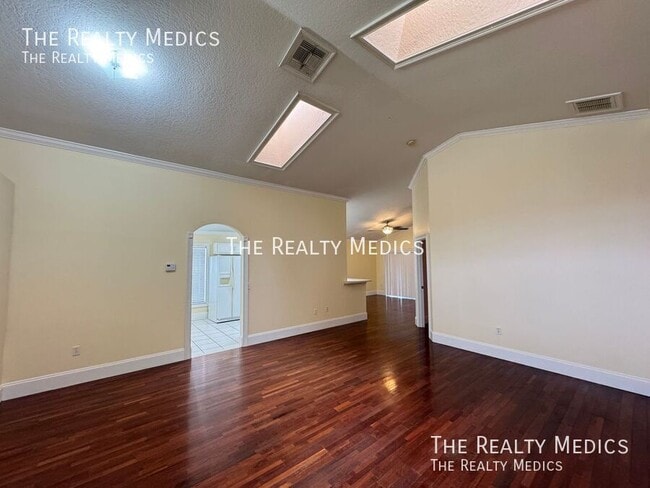 Building Photo - 2719 Crane's Cove Dr