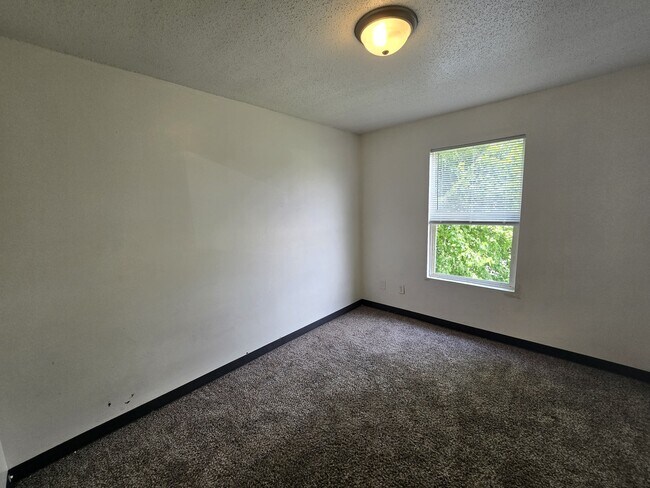 Building Photo - 60 Miller Ave SW