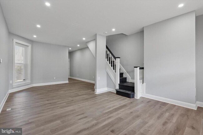 Building Photo - 162 N 62nd St