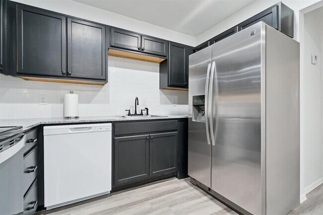 Building Photo - 1200 NE 17th St