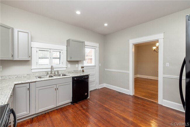 Building Photo - 2726 Hanes Ave