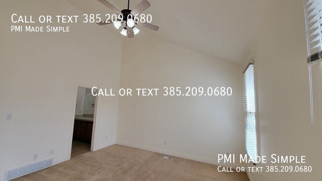 Building Photo - 3042 E Somerset Dr