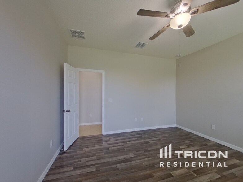 Building Photo - 5419 Dove Cottage Ln