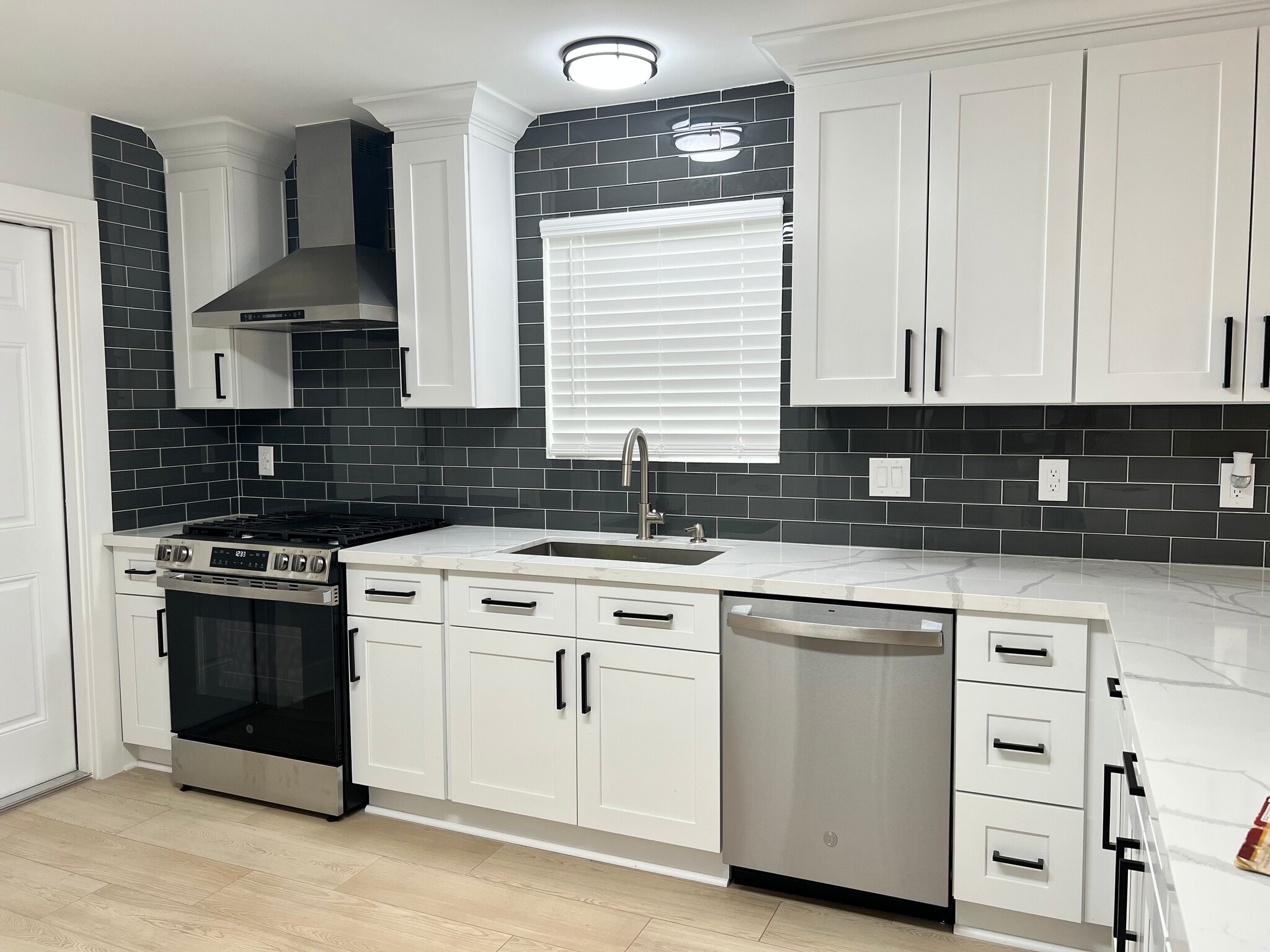 Building Photo - 3808 5th St