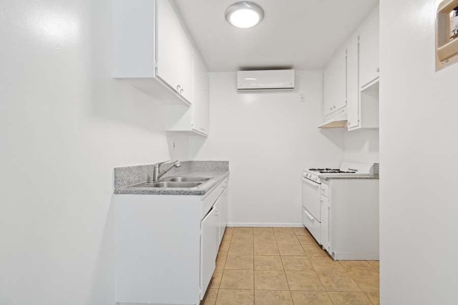 Building Photo - 11808 Hart St