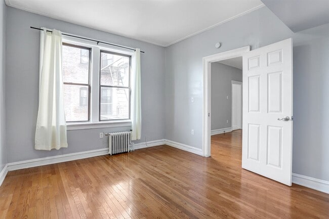 Building Photo - 42 Van Wagenen Ave