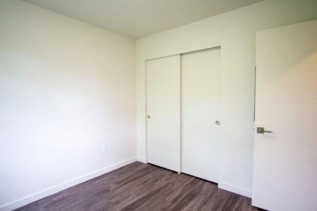 Building Photo - Stylish + Modern Corner 2-Bedroom Townhouse!